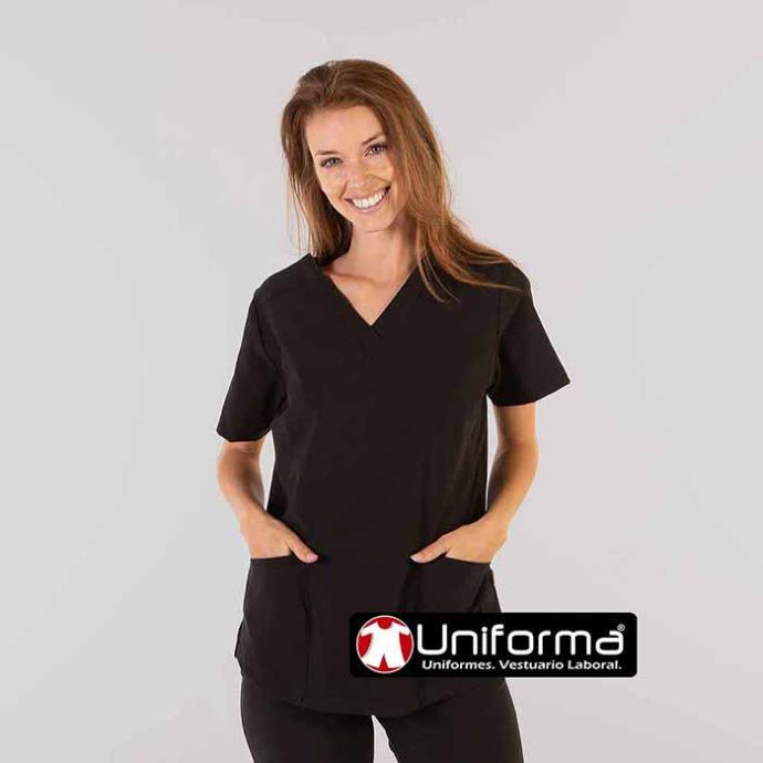 Casaca de cuello pico de mujer super cómoda elástica 360º para uso diario e intensivo de lavado fácil y sin plancha, personalizable con logo de empresa en Uniforma