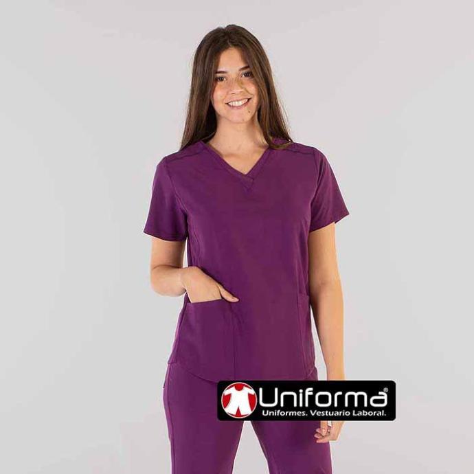 Casaca de cuello pico de mujer super cómoda elástica 360º para uso diario e intensivo de lavado fácil y sin plancha, personalizable con logo de empresa en Uniforma