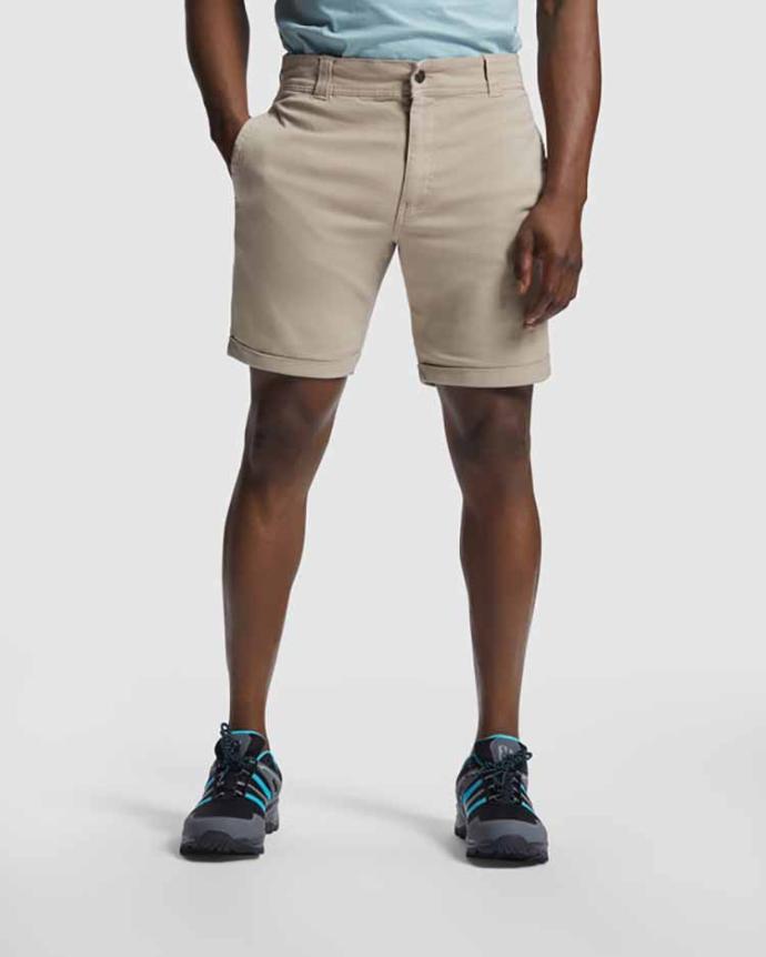 Pantalón corto tipo bermudas de algodón con lycra en tejido elástico cómodas y ligeras, con dobladillo, en Uniforma