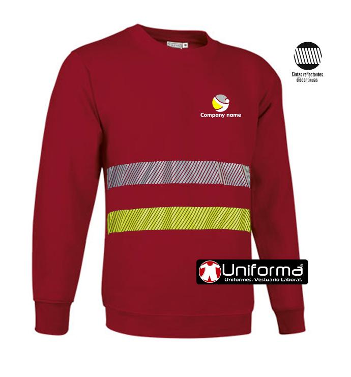 Ejemplo de sudadera con bandas reflectantes y de alta visibilidad con logo de empresa Sudadera de trabajo con bandas reflectantes y de alta visibilidad del tipo segmentadas discontinuas personalizables con logo de empresa en uniforma