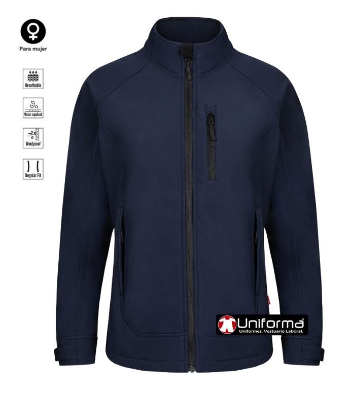 Chaqueta azul marino de trabajo tipo softshell de mujer de tres capas, repelente del agua, transpirable y corta vientos, con hechura femenina entalladas, con cierre de cremallera central, y puños ajustables, pata un ajuste óptimo al cuerpo femenino de la mujer, personalizable con logo de empresa en uniforma