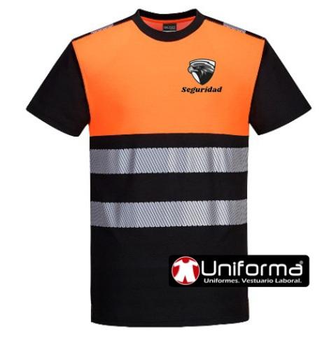 Camiseta de trabajo de alta visibilidad naranja flúor combinada con negro, con bandas reflectantes, personalizada con logo de empresa en uniforma