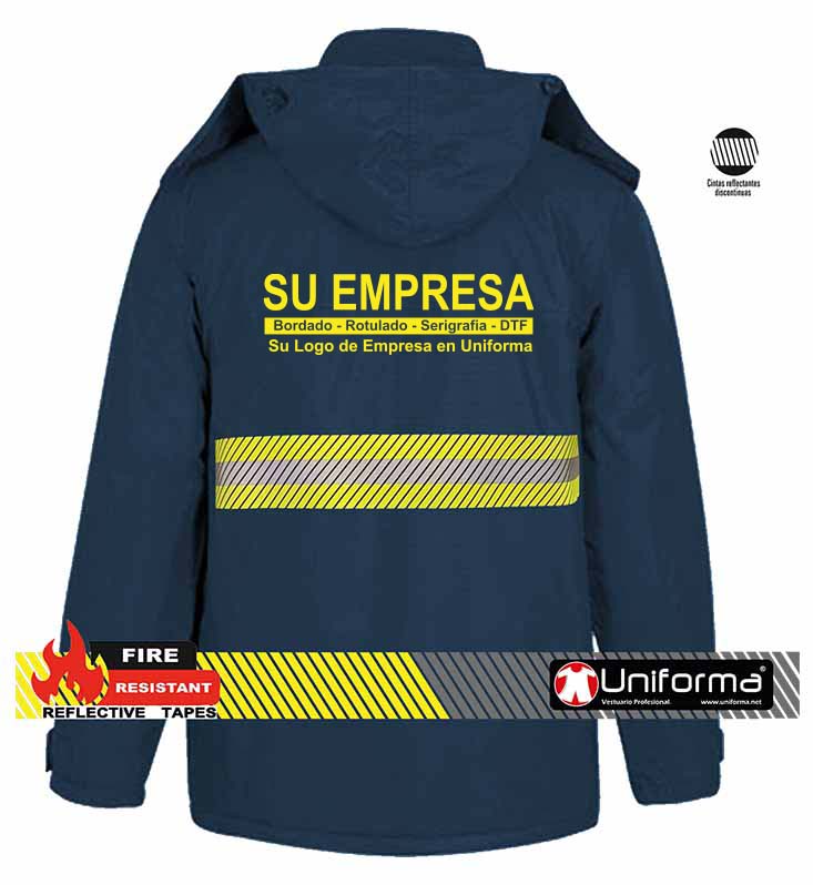 Parka de trabajo de color azul Marino en tejido Rip-Stop, acochada, con recubrimiento de pvc que la hace impermeable, acolchada contra el frío, con banda reflectante bicolor del tipo segmentada, personalizable con logo de empresa en Uniforma  - UN1740