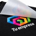 Impresión de logo a todo color en uniforma - PX180